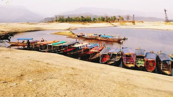 ১০ নম্বর থেকে সাদাপাথর: কোটি টাকার বাণিজ্য!