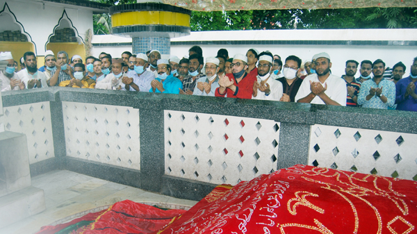 স্বেচ্ছাসেবক দল কেন্দ্রীয় সহ-সভাপতি ফরহাদ চৌধুরী শামীমের মাজার জিয়ারত