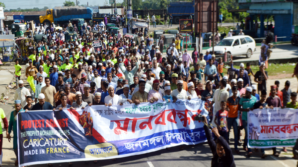 ফ্রান্সে বিশ্বনবী (সা.) নিয়ে কটুক্তি : উত্তাল রশিদপুর