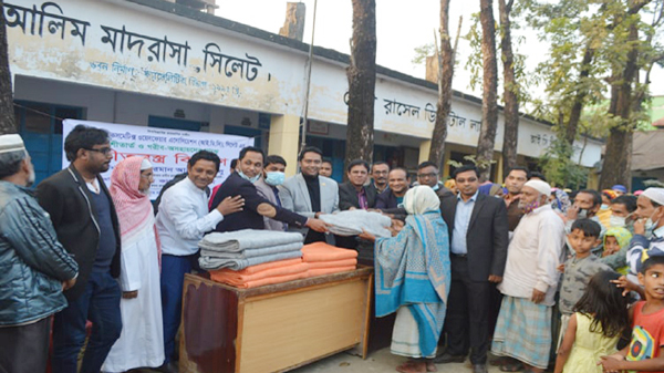 সিলেটে ইমপোর্ট ডার্মা কসমেটিক্স ওয়েলফেয়ার এসোসিয়েশনের শীতবস্ত্র বিতরণ