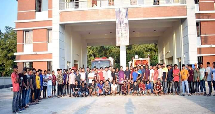 রাজনগরে মহান একুশে ফেব্রুয়ারি উপলক্ষে ছাত্রলীগের প্রভাতফেরি ও শ্রদ্ধা নিবেদন