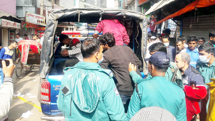 বন্দরবাজারে অজ্ঞাত ব্যক্তির লাশ উদ্ধার: সন্দেহজনক ৪ জন আটক