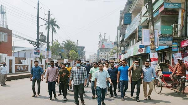 হেফাজতের হরতালের প্রতিবাদে রাজপথে মদন মোহন কলেজ ছাত্রলীগ