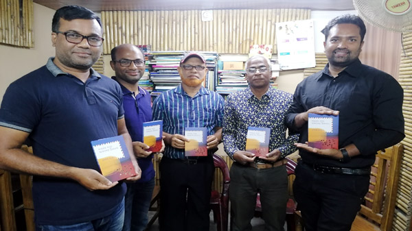 চিঠির যুগ ফুরিয়েছে, কিন্তুু মোহ ফুরায়নি-সাংবাদিক লিয়াকত শাহ ফরিদী