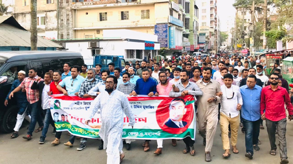 মুশতাক ও মুজাক্কির হত্যার প্রতিবাদে সিলেটে স্বেচ্ছাসেবক দলের বিক্ষোভ মিছিল