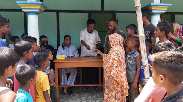 গোলাপগঞ্জের ঘাগুয়ায় ২৫০ টি পরিবার ও আলেমদের মধ্যে আর্থিক অনুদান প্রদান