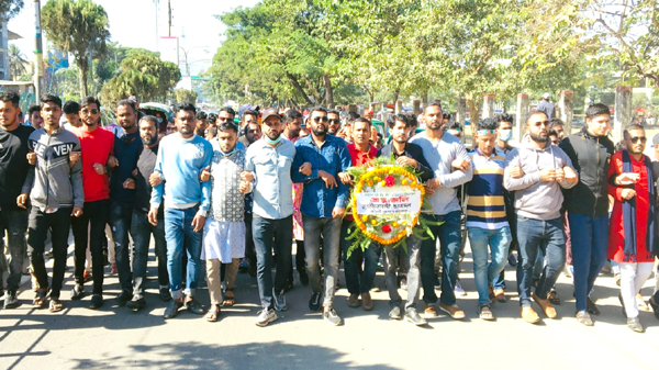 মহান বিজয় দিবসে সিলেট জেলা ও মহানগর ছাত্রদলের পুষ্পস্তবক অর্পণ