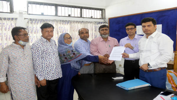 ৫ দফা দাবিতে প্রধানমন্ত্রী বরাবরে শিক্ষা প্রতিষ্ঠান প্রধান পরিষদের স্মারকলিপি