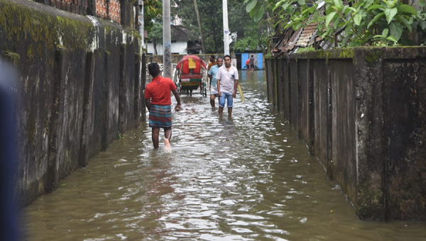 সিলেটে ৬ উপজেলার লাখো মানুষ পানিবন্দি