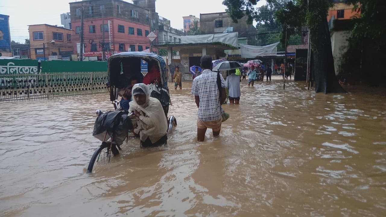 সিলেটে বন্যার্ত মানুষের আর্তনাদ