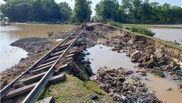 বন্যায় ক্ষতবিক্ষত সিলেট-ছাতক রেলপথ