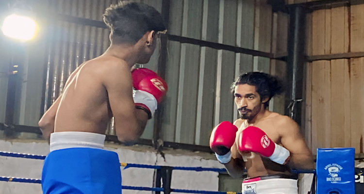 Bangladesh’s Aminul Islam defeated Indian boxer in international boxing.