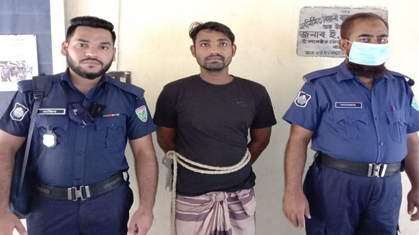 প্রকাশ্যে অটোরিকশা চালক, আড়ালে ডাকাত