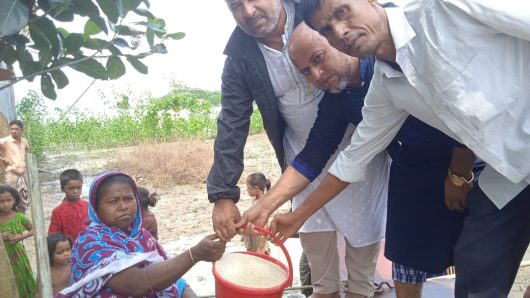 জামালগঞ্জে বন্যায় ক্ষতিগ্রস্থ ৪শ পরিবারে উত্তর ইউপি’র ত্রাণ বিতরণ