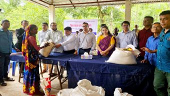 সিলেট সদর উপজেলায় চা শ্রমিকদের মাঝে ২৪ মেট্রিক টন চাল বিতরণ