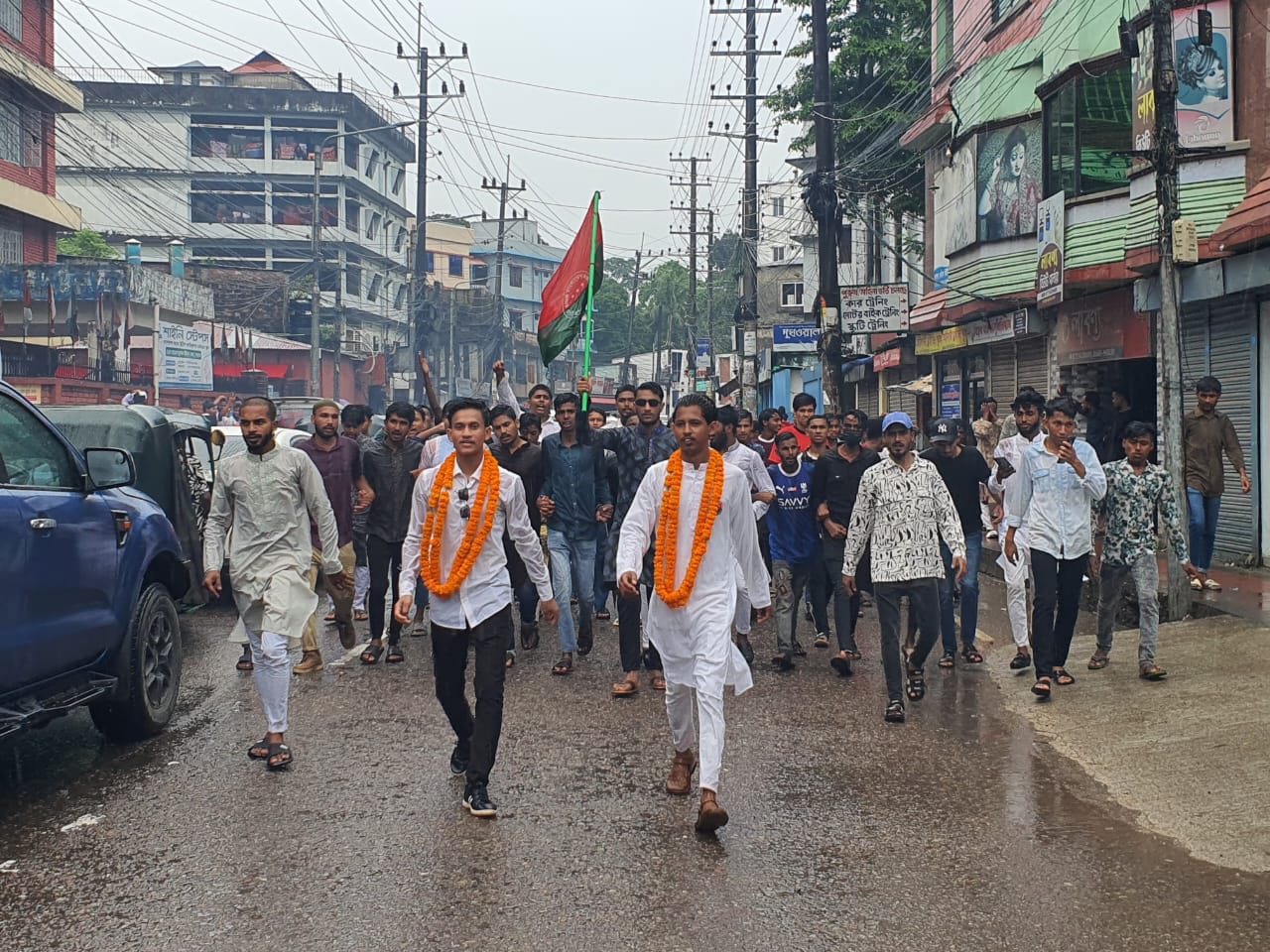 সিলেট সরকারি কলেজ ছাত্রদল নেতাদের আনন্দ মিছিল
