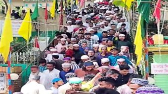 আখেরি মোনাজাত-শিরণী বিতরণের মধ্য দিয়ে শাহপরাণ (রহ.) মাজার শরীফের উরুস মাহফিল সম্পন্ন