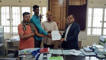 নৃন্যতম মজুরি ও শ্রম আইন বাস্তবায়নে পাঁচ দফা দাবিতে স্মারকলিপি