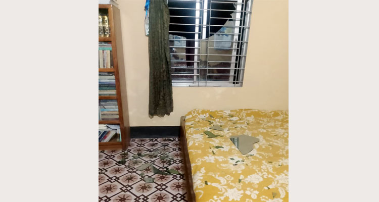 বিশ্বনাথে গভীর রাতে লেখক ও শিক্ষক ছাদিক সিরাজির বাড়িতে হামলা-ভাঙচুর