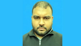 ছাত্রলীগ নেতার বাড়িতে পুলিশের অভিযান, বাবা-ছেলে দুজনই পলাতক