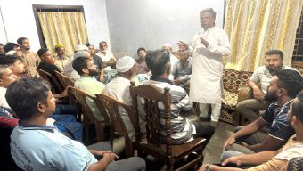 হযরত শাহ তৈয়ব ছয়লানী (র.) মাজার ওয়াকফ এস্টেট মসজিদের মোতাওয়াল্লী আবেদ রাজার মতবিনিময়