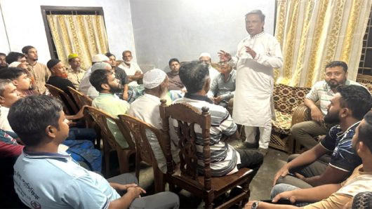 হযরত শাহ তৈয়ব ছয়লানী (র.) মাজার ওয়াকফ এস্টেট মসজিদের মোতাওয়াল্লী আবেদ রাজার মতবিনিময়