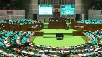 সন্তানকে সম্পত্তি দান করলেও আজীবন ভোগ করতে পারবেন বাবা-মা