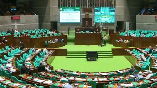সন্তানকে সম্পত্তি দান করলেও আজীবন ভোগ করতে পারবেন বাবা-মা
